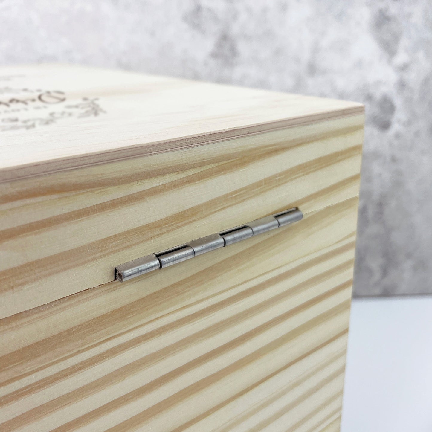 Personalised Pine Wooden Wreath Keepsake Memory Box - 4 Sizes