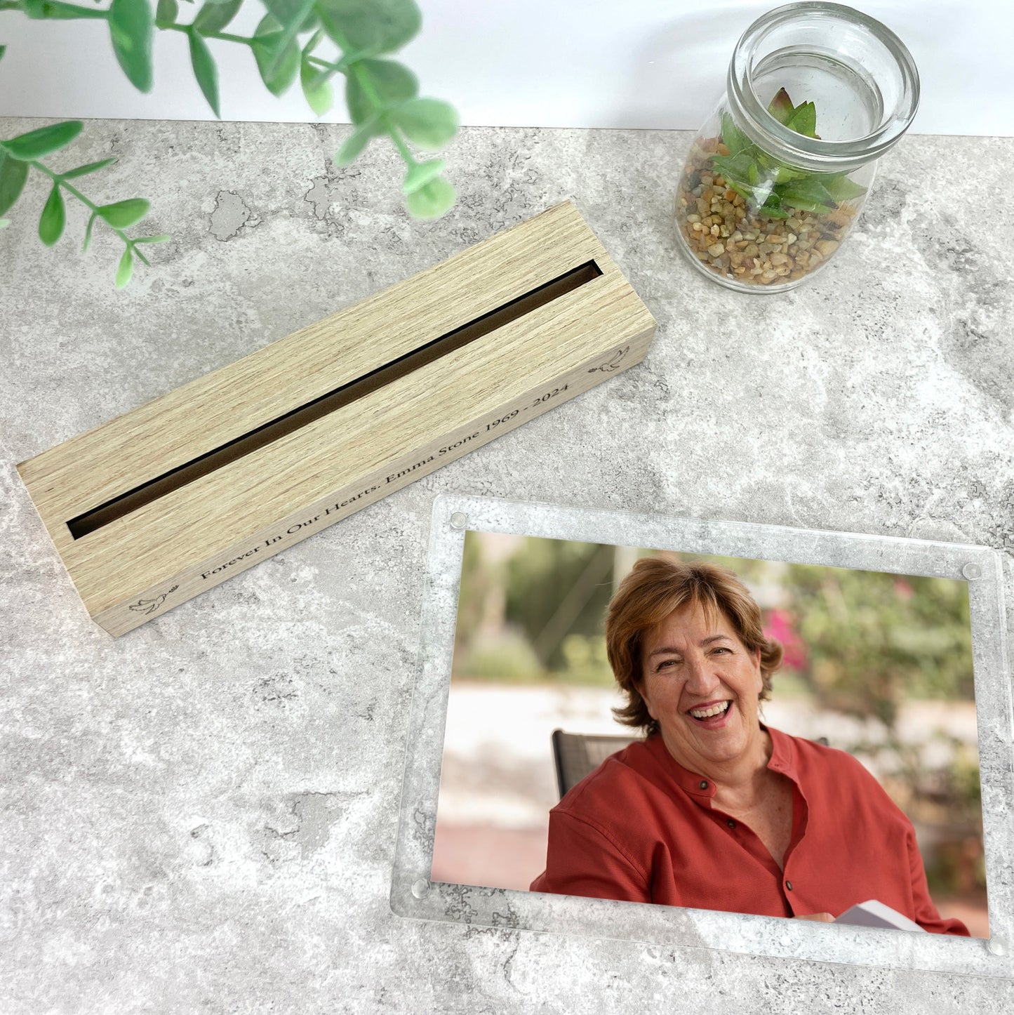 Personalised Memorial Doves Wooden Base 6x4" Photo Frame